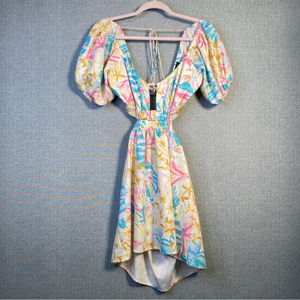 Cherley Medium Women’s Mini Dress Short Sleeve Floral Print V-Neckline